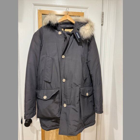 MEN'S Woolrich Artic Parka Size Large in Grey Shadow
